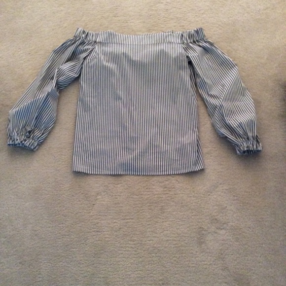 Michael Kors gray stripe off the shoulder blouse. - Picture 4 of 4